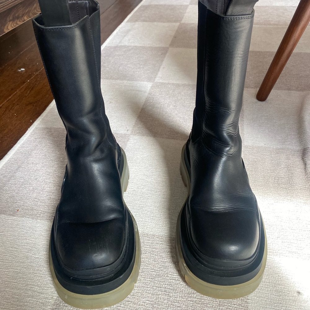 Bottega Veneta Tire Chelsea Boot - Woman Black 36